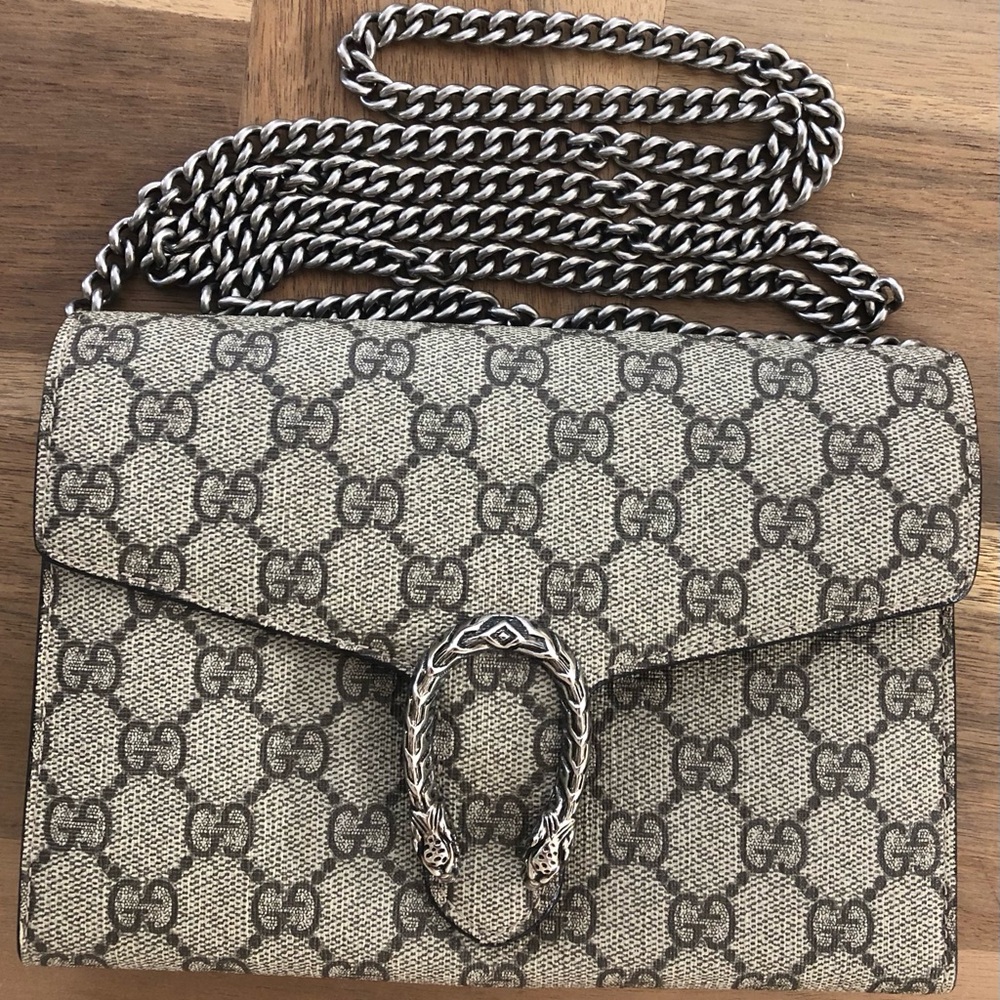 Gucci Crossbody Chain Wallet Bag with Interlocking G Pattern and Chain Strap